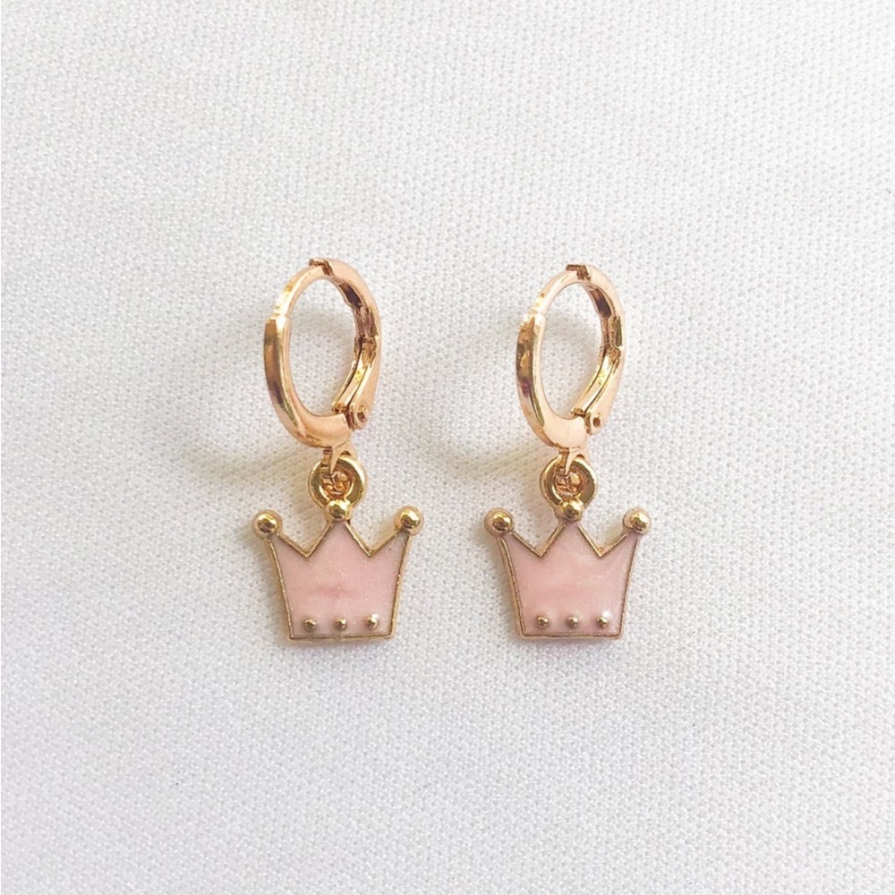 💗 NEW Princess Crown Huggie Earrings 💗